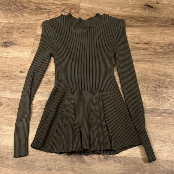 Venus green ribbed long sleeve peplum blouse - Picture 1 of 4